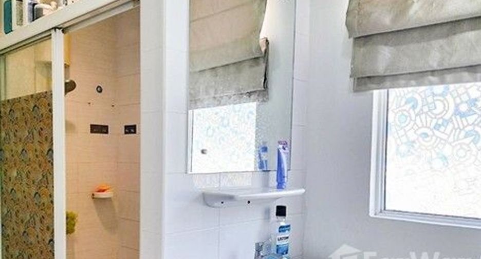 For sale 3 bedrooms townhouse in Don Mueang, Bangkok