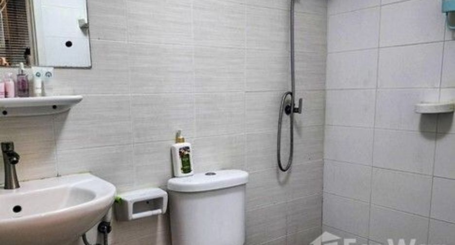 For sale 3 bedrooms townhouse in Don Mueang, Bangkok