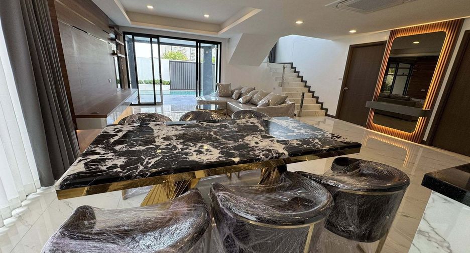 For sale 6 bedrooms villa in Jomtien, Pattaya
