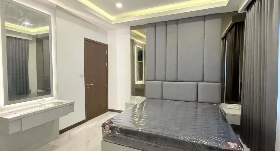 For sale 6 bedrooms villa in Jomtien, Pattaya
