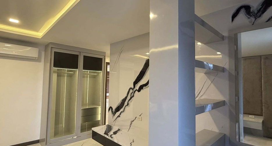 For sale 6 bedrooms villa in Bang Lamung, Chonburi