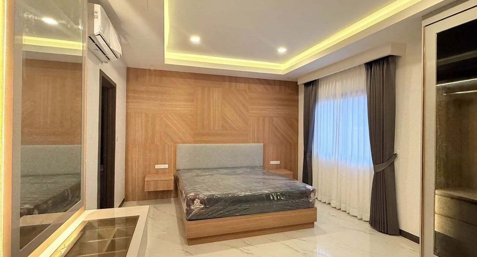 For sale 6 bedrooms villa in Bang Lamung, Chonburi