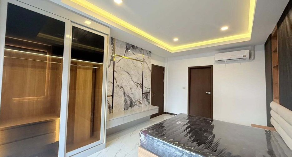 For sale 6 bedrooms villa in Bang Lamung, Chonburi