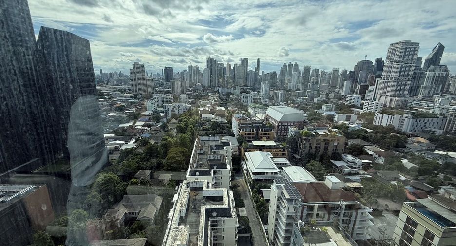 For sale and for rent 2 bedrooms condo in Khlong Toei, Bangkok