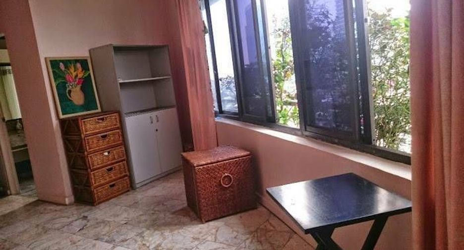 For sale 3 bedrooms condo in Watthana, Bangkok