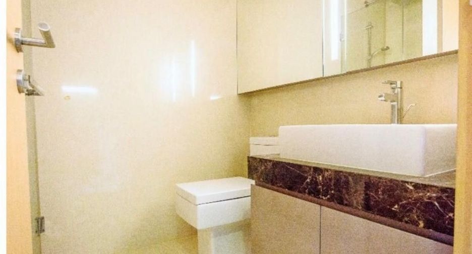 For sale studio condo in Khlong Toei, Bangkok