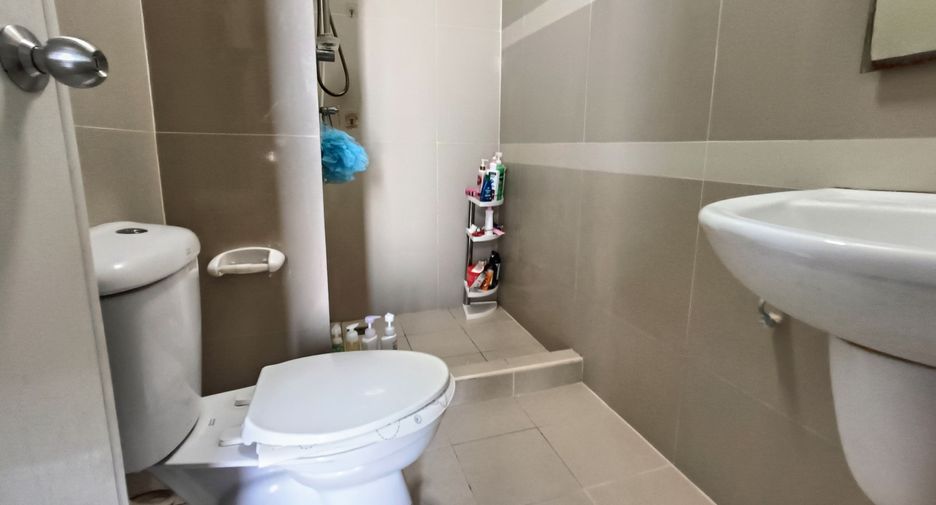 For sale 3 bedrooms townhouse in Don Mueang, Bangkok
