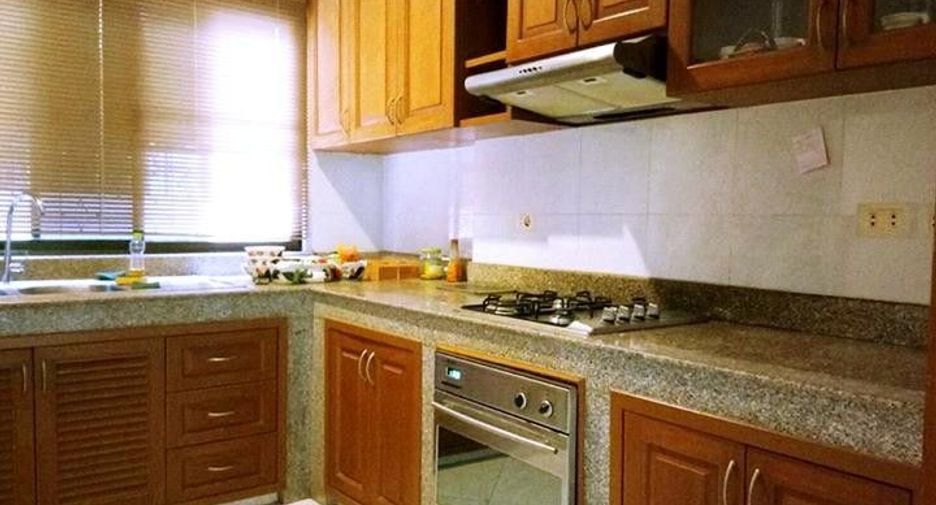 Аренда 3 спальни дом в Банг Ламунг, Чонбури