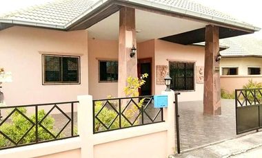 Casa en alquiler de 3 habitaciones en Bang Lamung, Chonburi