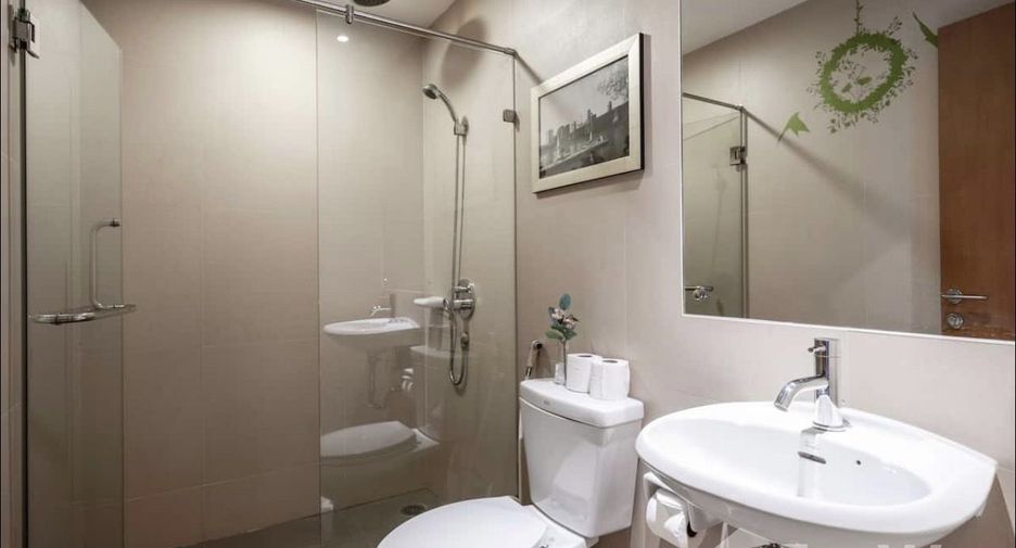 For sale 3 bedrooms condo in Watthana, Bangkok