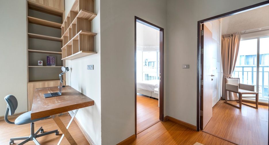 For sale 3 bedrooms condo in Watthana, Bangkok