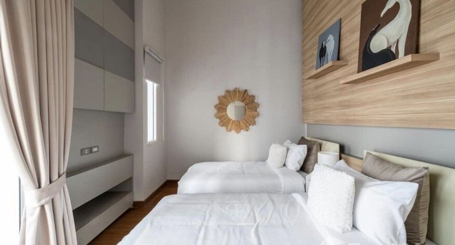 For sale 3 bedrooms condo in Watthana, Bangkok