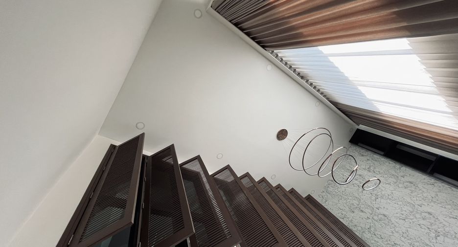 For sale 3 bedrooms townhouse in Wang Thonglang, Bangkok
