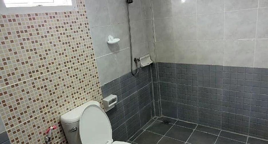 For rent 3 bedrooms townhouse in Bang Lamung, Chonburi