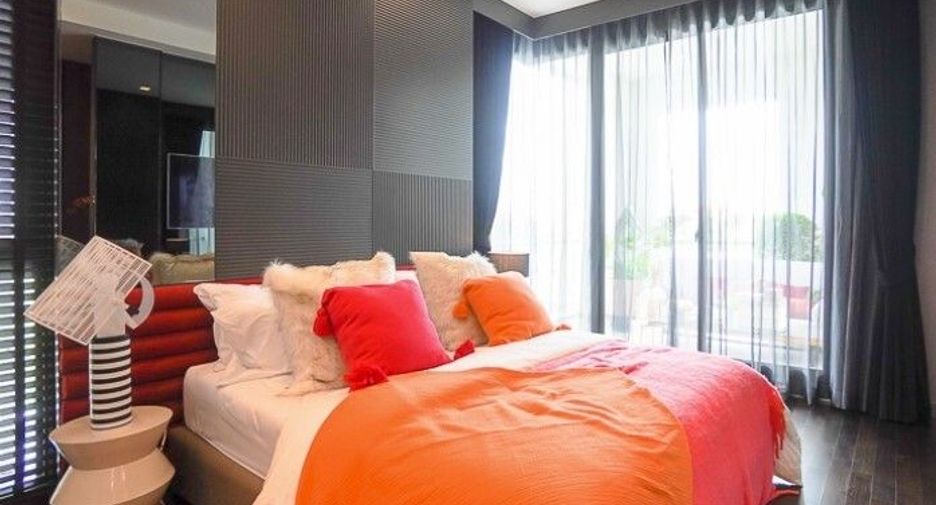 For sale 5 bedrooms house in Saphan Sung, Bangkok