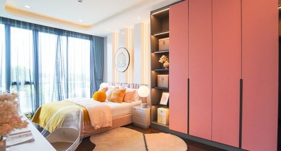 For sale 5 bedrooms house in Saphan Sung, Bangkok