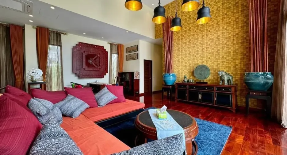 For rent 4 bedrooms villa in Sattahip, Chonburi