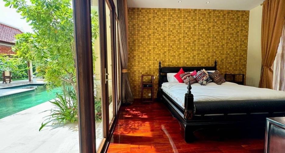For rent 4 bedrooms villa in Sattahip, Chonburi