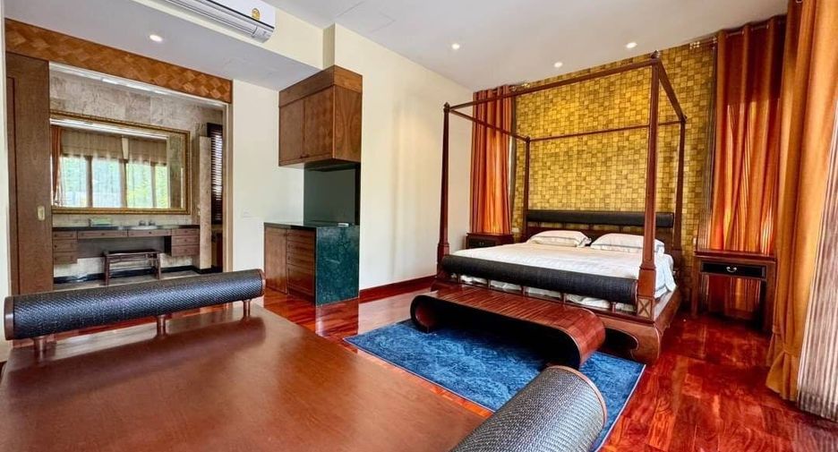 For rent 4 bedrooms villa in Sattahip, Chonburi