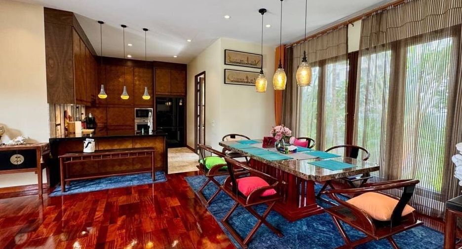 For rent 4 bedrooms villa in Sattahip, Chonburi