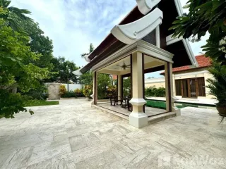 For rent 4 bedrooms villa in Na Jomtien, Pattaya