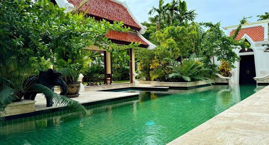 For rent 4 bedrooms villa in Sattahip, Chonburi