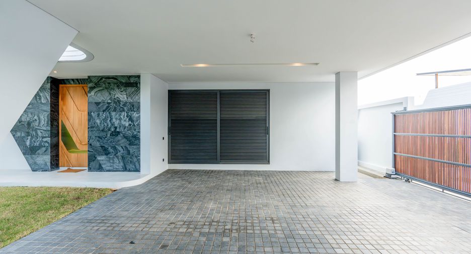 For rent 4 bedrooms villa in Thalang, Phuket