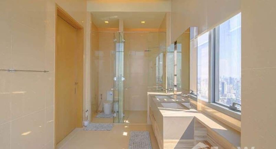 For sale 3 bedrooms condo in Watthana, Bangkok