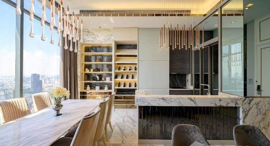 For sale 3 bedrooms condo in Watthana, Bangkok