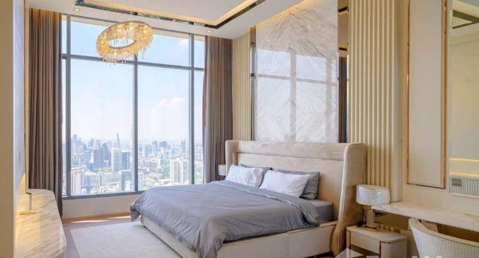 For sale 3 bedrooms condo in Watthana, Bangkok