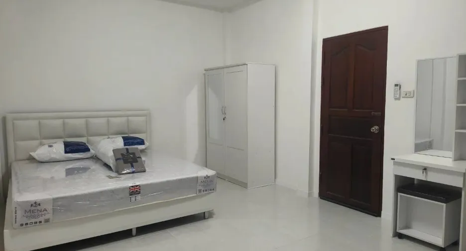 For sale and for rent 4 bedrooms house in Bang Lamung, Chonburi