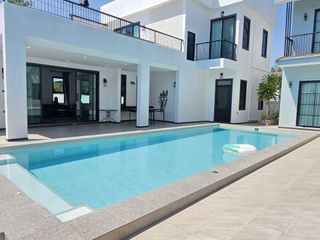 Villa zum Kauf und zur Miete mit 5 Zimmer in Bang Lamung, Chonburi
