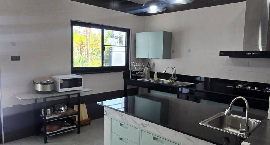 Villa zum Kauf und zur Miete mit 5 Zimmer in Bang Lamung, Chonburi