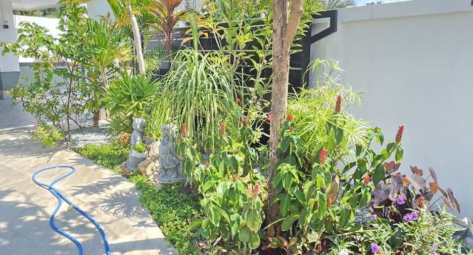Villa zum Kauf und zur Miete mit 5 Zimmer in Bang Lamung, Chonburi