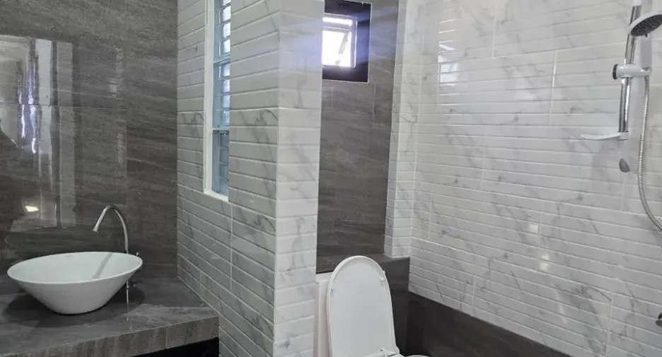For sale and for rent 5 bedrooms villa in Bang Lamung, Chonburi