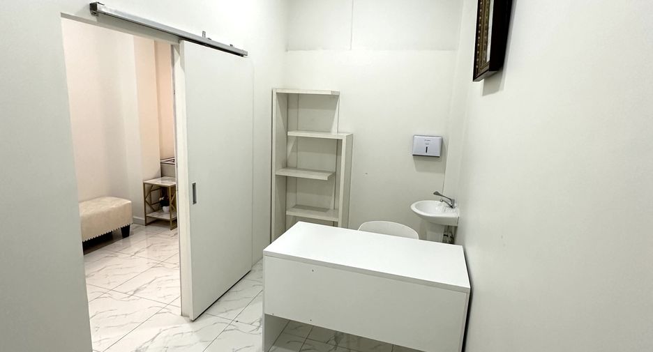 For rent 2 ベッドルーム retail Space in Bang Yai, Nonthaburi