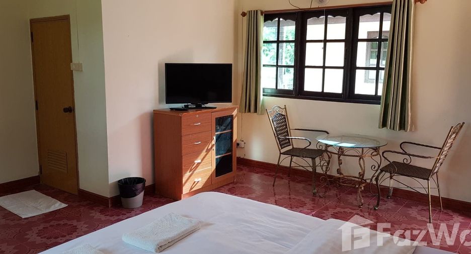 For sale 13 bedrooms hotel in Kaset Sombun, Chaiyaphum