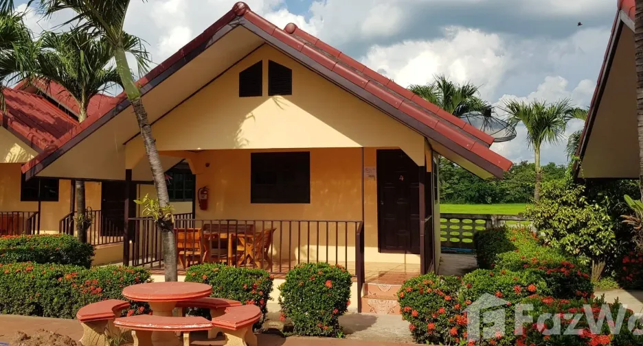 For sale 13 bedrooms hotel in Kaset Sombun, Chaiyaphum