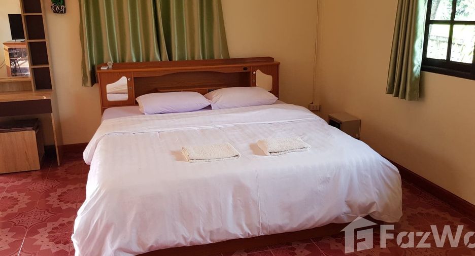 For sale 13 bedrooms hotel in Kaset Sombun, Chaiyaphum