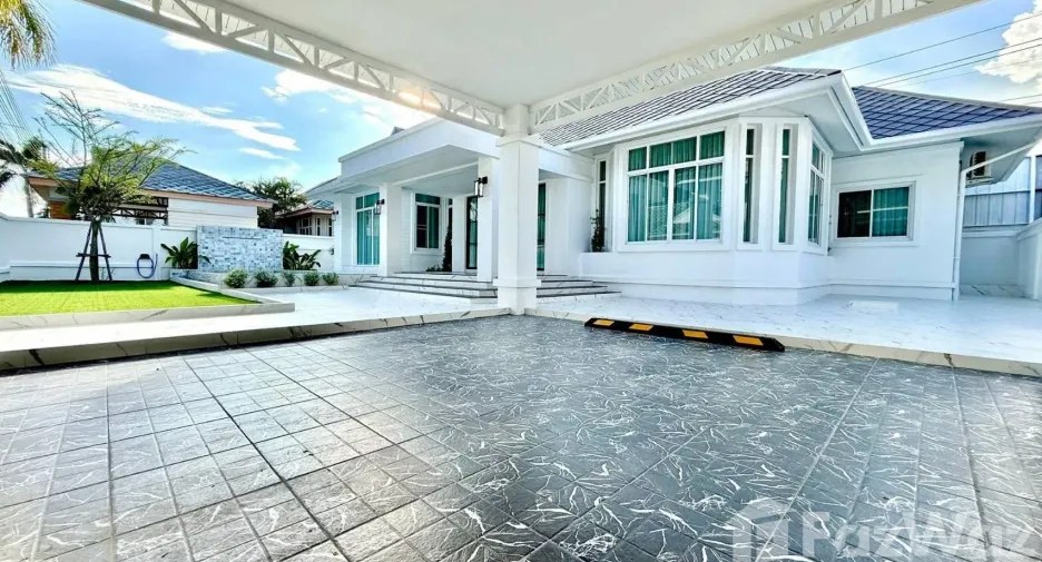 For sale and for rent 3 bedrooms villa in Bang Lamung, Chonburi