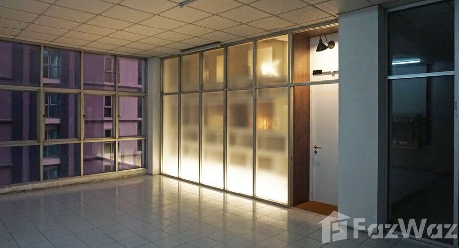 For sale 1 bed condo in Huai Khwang, Bangkok