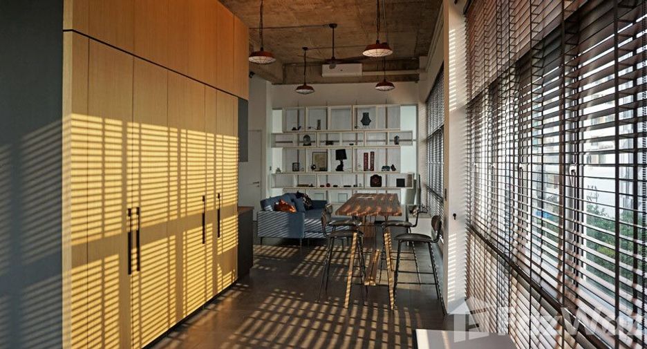 For sale 1 bed condo in Huai Khwang, Bangkok