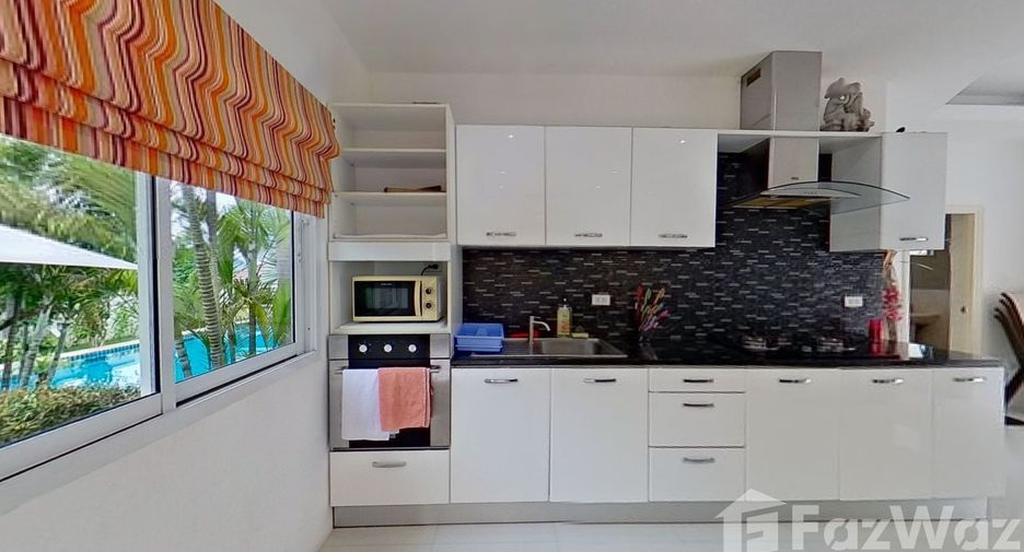 For sale 7 bedrooms villa in Sattahip, Chonburi