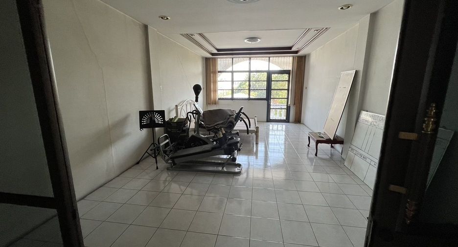 For sale 8 bedrooms retail Space in Yan Nawa, Bangkok