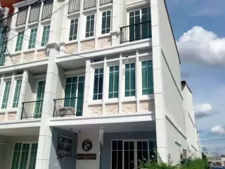 For sale and for rent 5 bedrooms townhouse in Pak Kret, Nonthaburi