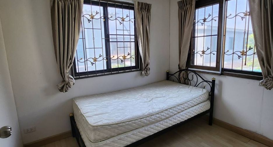 For sale 3 bedrooms townhouse in Prawet, Bangkok