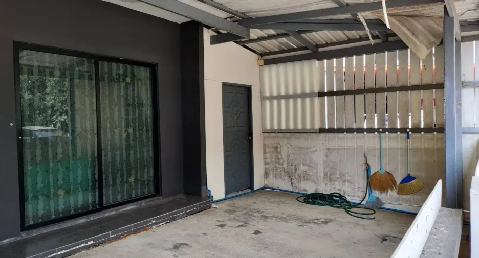 For sale 3 bedrooms townhouse in Prawet, Bangkok