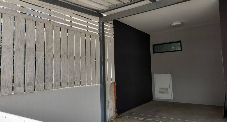 For sale 3 bedrooms townhouse in Prawet, Bangkok