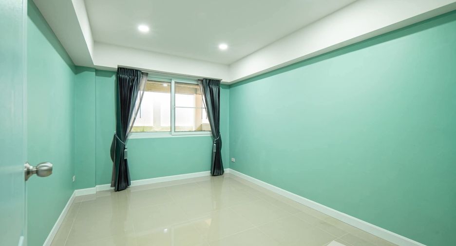 For rent 6 bedrooms villa in Bang Lamung, Chonburi