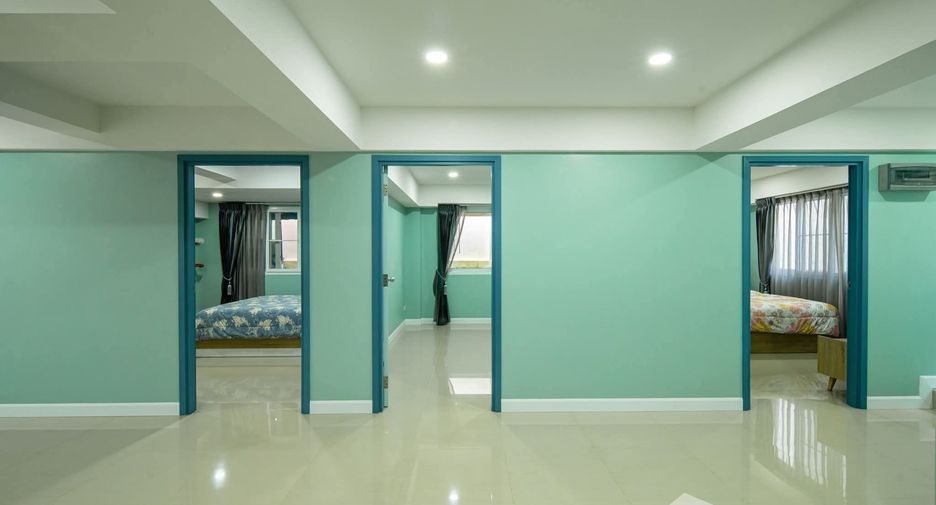 For rent 6 bedrooms villa in Bang Lamung, Chonburi